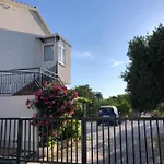Apartment Mira